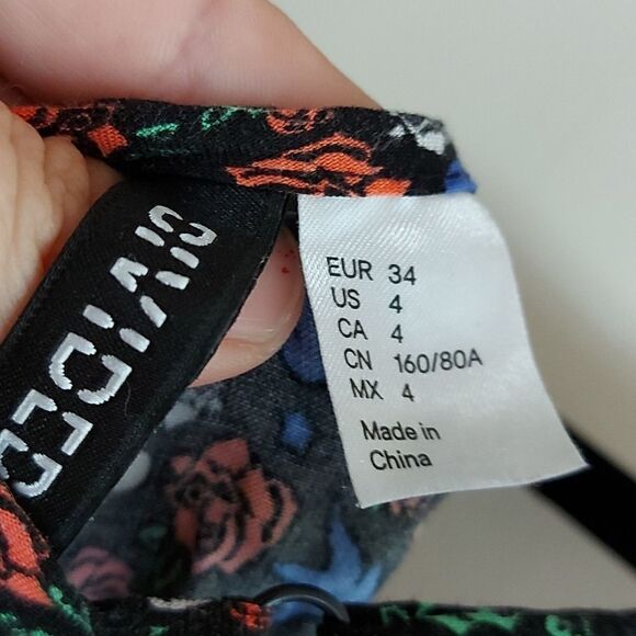 H&M skull & Rose Rayon dress sz. 4 - Picture 6 of 7